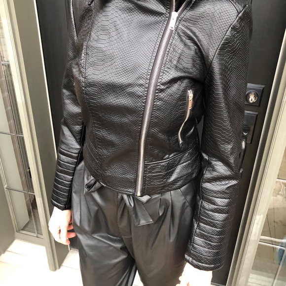 bomber jacket - Picture 2 of 5